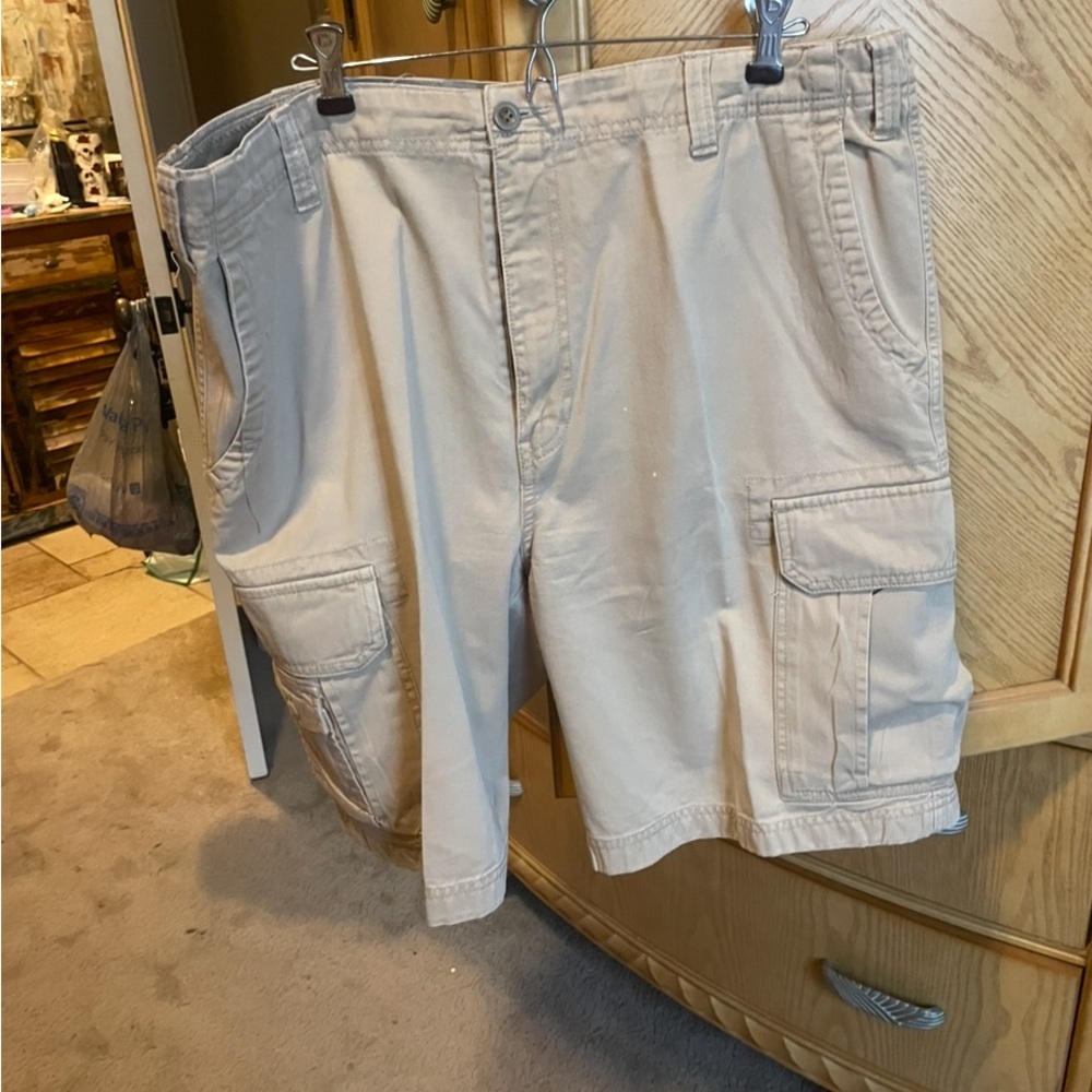 Nautica Khaki Cargo Shorts size 38 - Picture 3 of 9